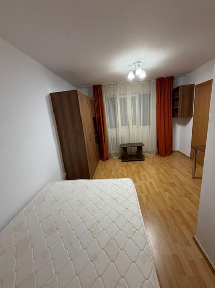 Garsonieră semidecomandată în Titan