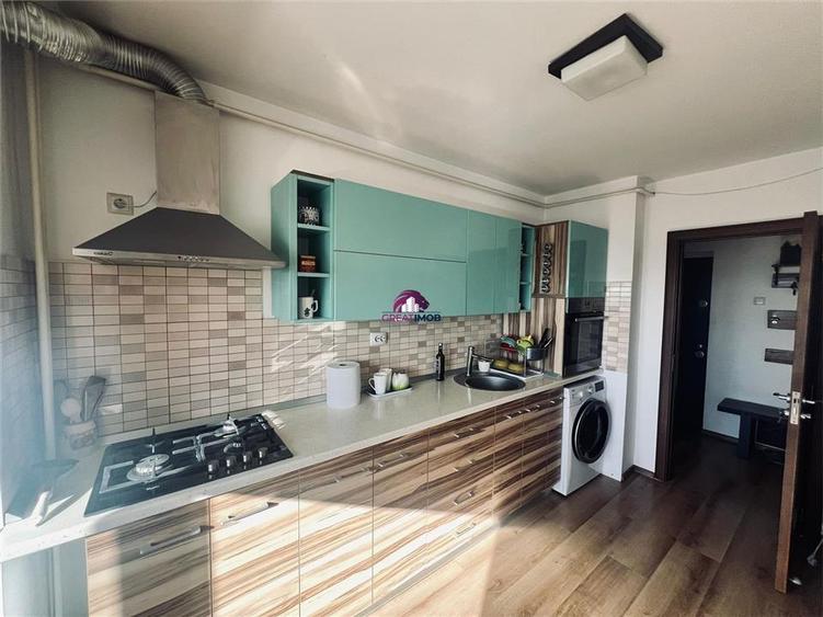 Apartament cu 2 camere decomandat, mobilat în Republicii