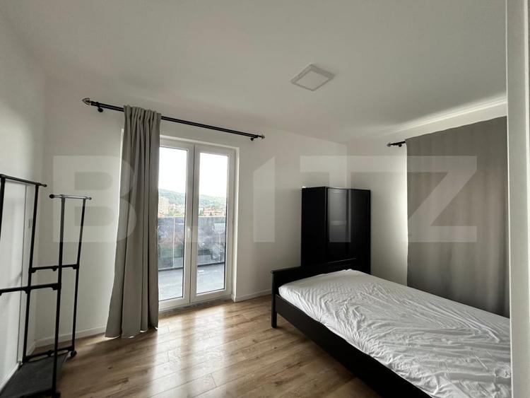 Apartament cu 3 camere decomandat, mobilat în Centura