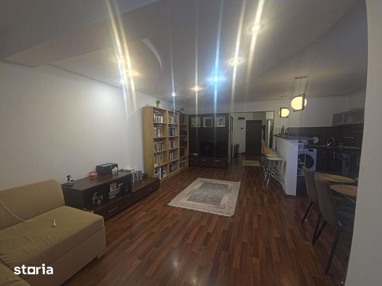 Apartament cu 3 camere decomandat, mobilat în Delfinariu