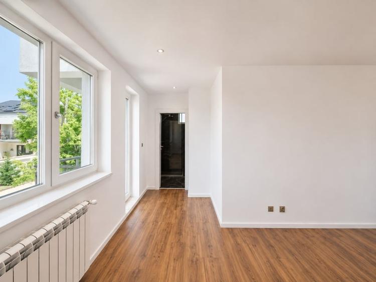 Duplex cu 5 camere cu Canalizare în Tunari