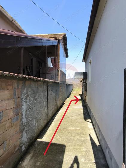 Casă cu 2 camere cu Teren 913 Mp în Șaroș pe Târnave
