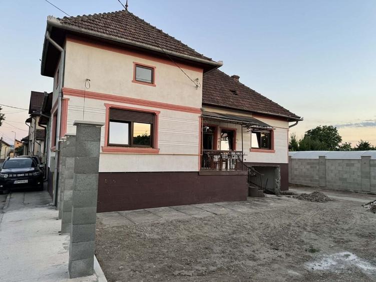 Casă cu 3 camere în Exterior Vest