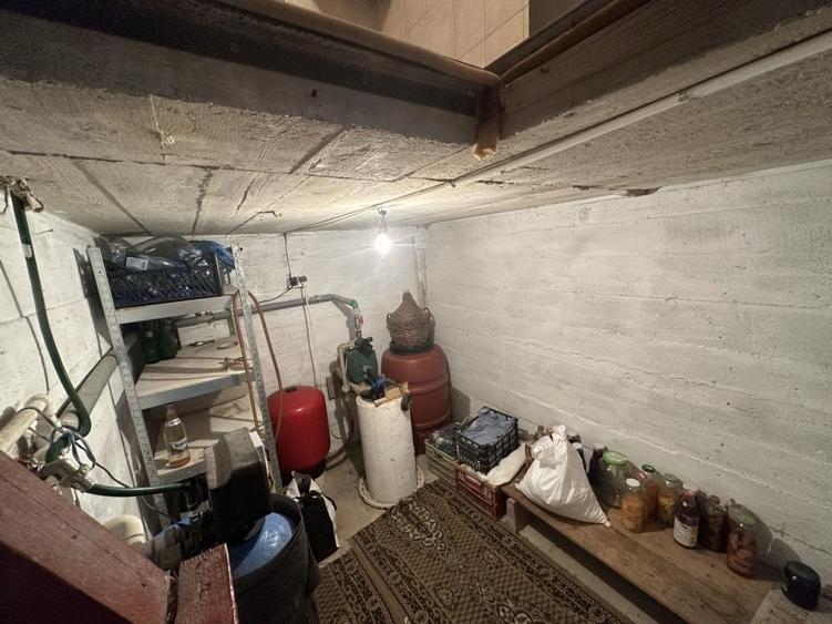Casă individuală cu 4 camere cu Canalizare în Brănești