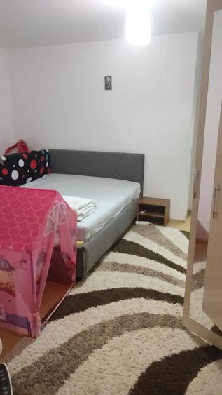 Apartament cu 3 camere decomandat în Bartolomeu