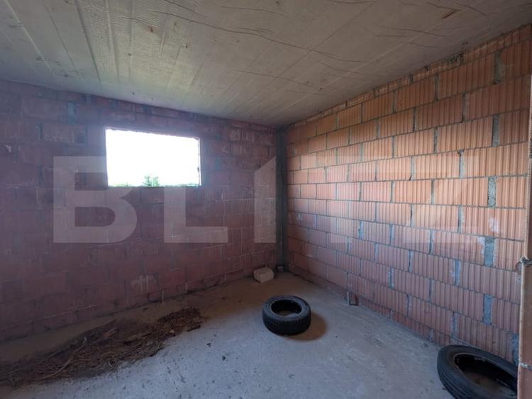 Casă individuală cu 6 camere cu Canalizare în Exterior Vest