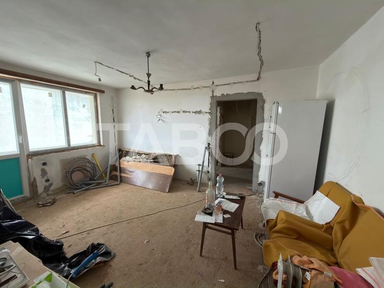 Apartament cu 2 camere semidecomandat în Mihai Viteazul