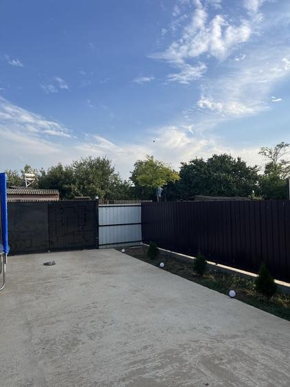 Casă cu 4 camere în Lanurile