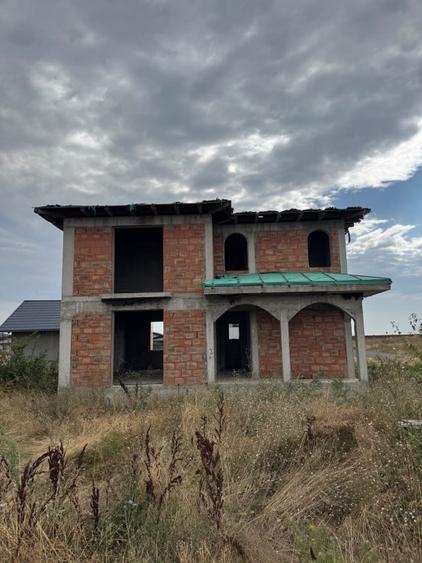 Casă individuală cu 5 camere cu Teren 426 Mp în Vânători