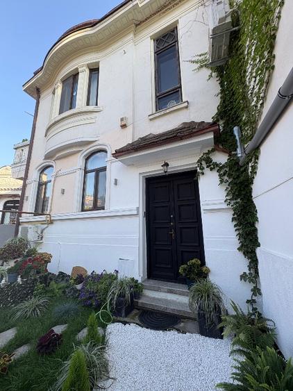 Apartament cu 4 camere decomandat în Universitate