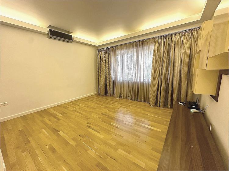 Birou, de 88 mp, în Primăverii