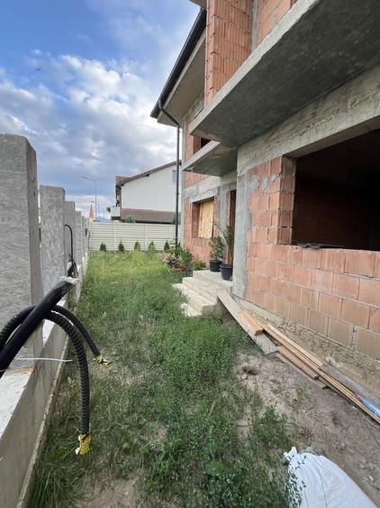 Casă cu 4 camere în Șelimbăr