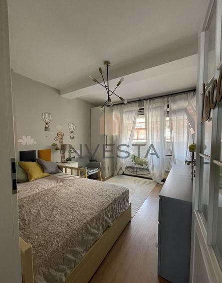 Apartament cu 4 camere semidecomandat, mobilat în Bună Ziua