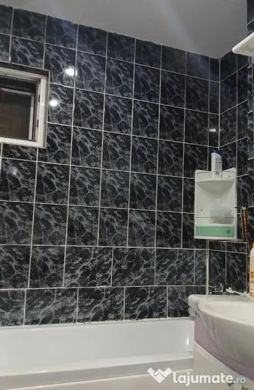 Apartament cu 3 camere decomandat în