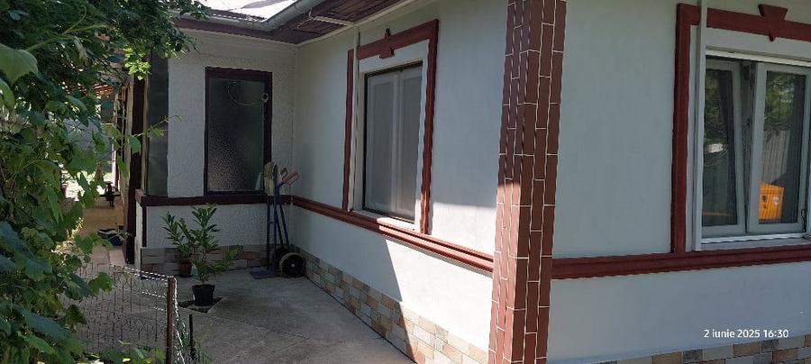 Casă cu 2 camere cu Teren 1600 Mp în Central