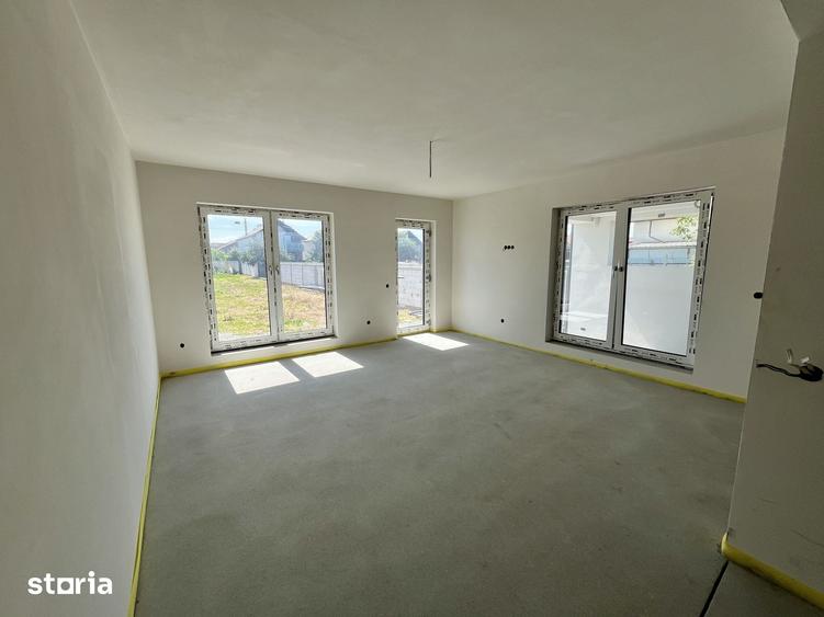 Casă cu 4 camere cu Teren 490 Mp în Șelimbăr