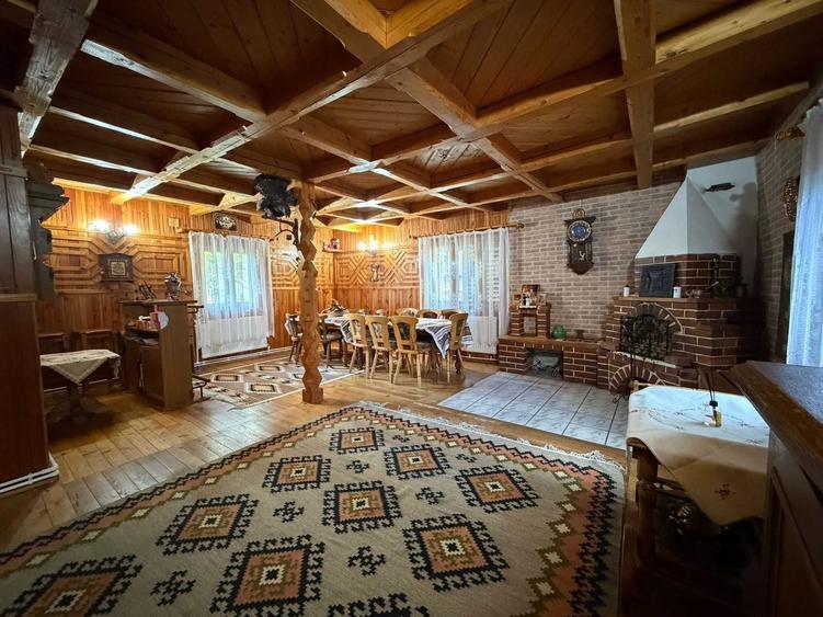 Casă cu 4 camere în Central