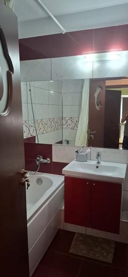 Apartament decomandat în Teiul Doamnei
