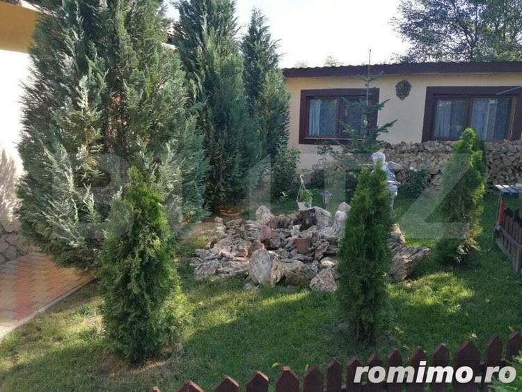 Casă cu 8 camere cu Teren 550 Mp în Bârnova