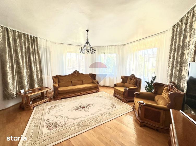 Casă cu 7 camere cu Teren 504 Mp în Pârneava