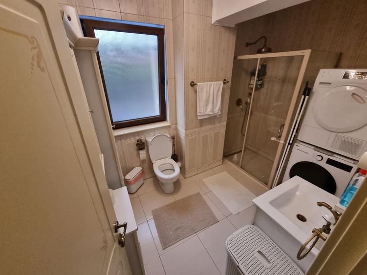 Apartament cu 3 camere decomandat, mobilat în Faleza Nord