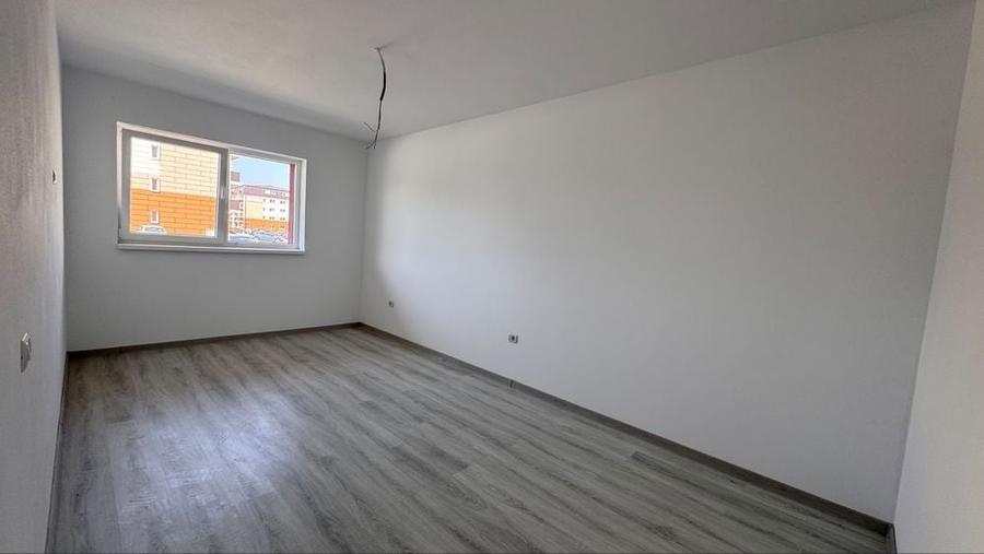 Apartament cu 2 camere decomandat în Sânpetru