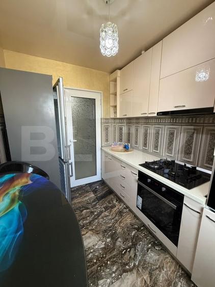 Apartament cu 3 camere semidecomandat, mobilat în Micro 17
