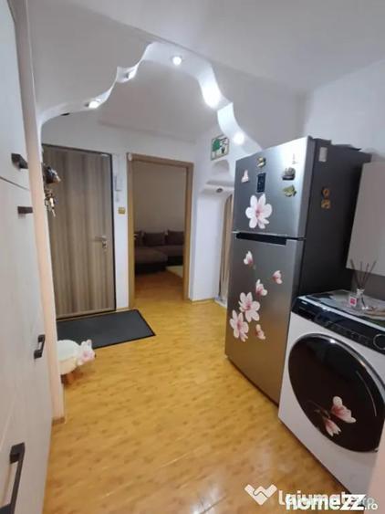 Apartament cu 2 camere decomandat, mobilat în E3