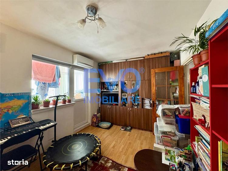 Apartament cu 3 camere în Alexandru cel Bun