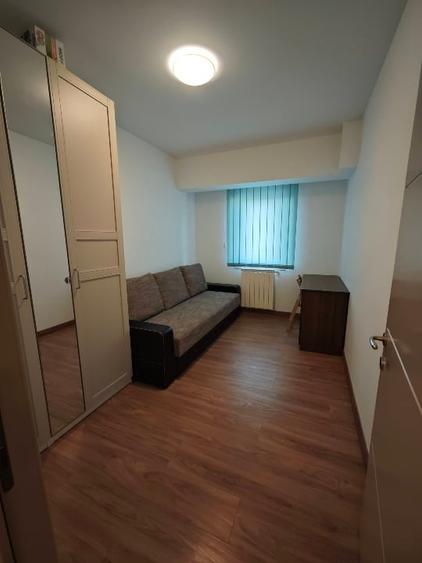 Apartament cu 3 camere decomandat, mobilat în Tătărași