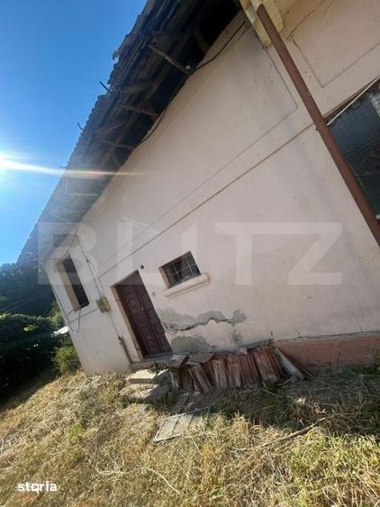 Casă cu 6 camere cu Teren 3374 Mp în Vulcana-Pandele