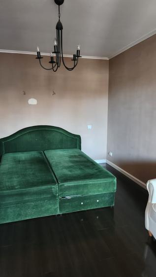 Casă cu 8 camere cu Teren 700 Mp în Afumați