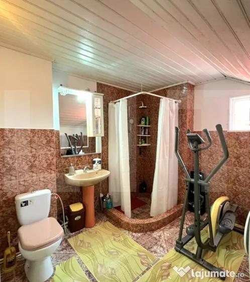 Apartament cu 6 camere decomandat în Central