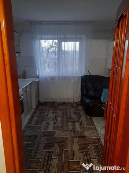 Apartament cu 3 camere decomandat în Burdujeni