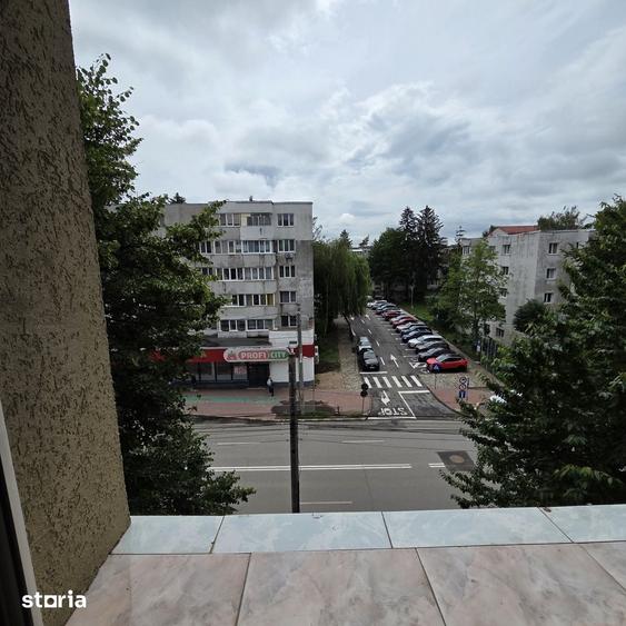 Apartament cu 3 camere decomandat în George Enescu