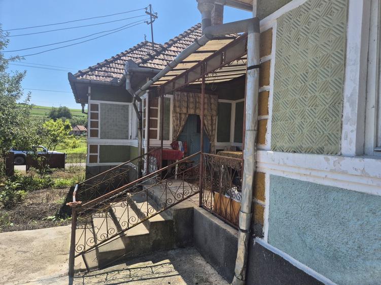 Casă cu 4 camere în Exterior Vest