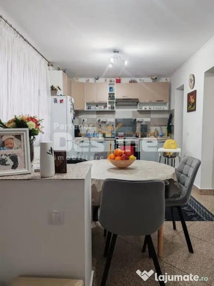 Casă cu 5 camere cu Teren 3000 Mp în Mânjești