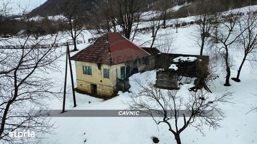 Teren 826mp in CAVNIC zona Pietrele Soimului cu o priveliste minunata. - 1