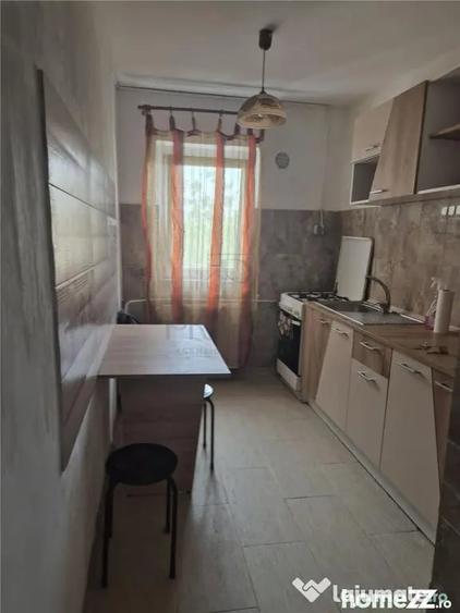 Garsonieră decomandată în Soarelui