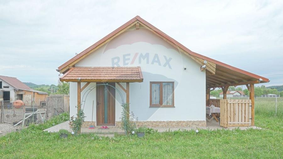 Teren Construcții intravilan de 2551 mp, în Acriș