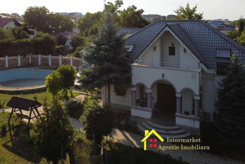 Spațiu comercial, de 598 mp, în Central