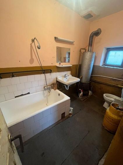 Casă cu 3 camere în Bunești