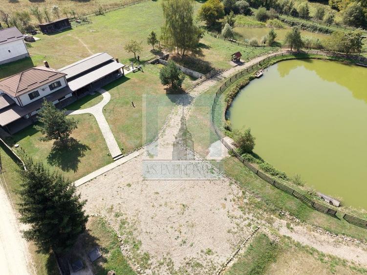 Casă cu 7 camere cu Canalizare în Valea Dobârlăului