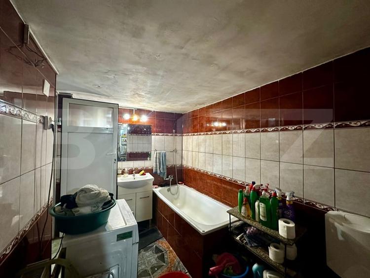 Casă individuală cu 4 camere cu Canalizare în Dâmbul Rotund
