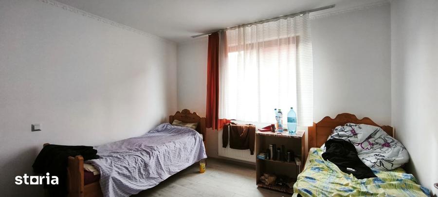 Casă cu 6 camere cu Teren 500 Mp în Criș