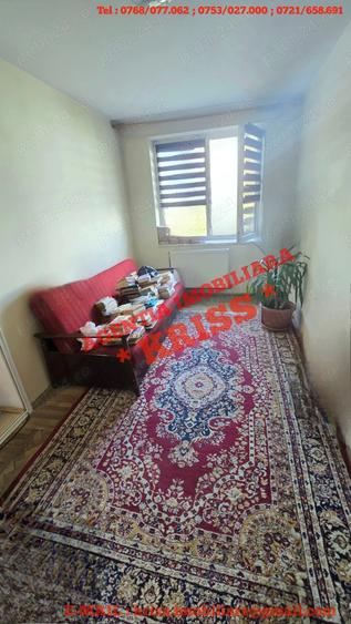 Apartament cu 3 camere semidecomandat în Negru Vodă