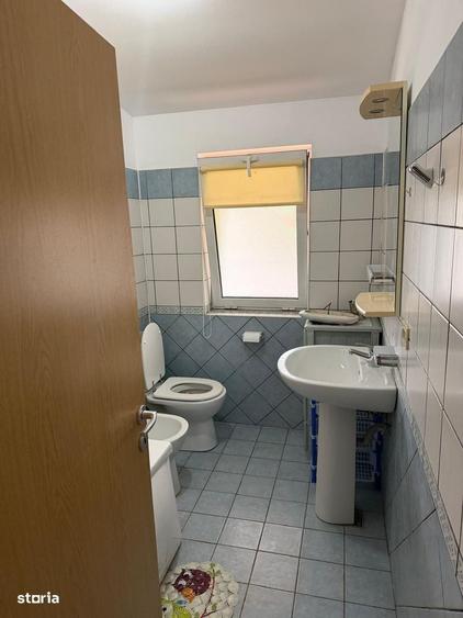 Casă cu 4 camere decomandat în Central