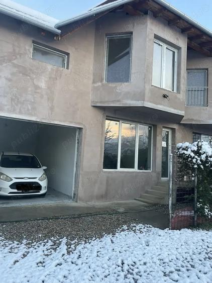 Casă cu 4 camere în Central