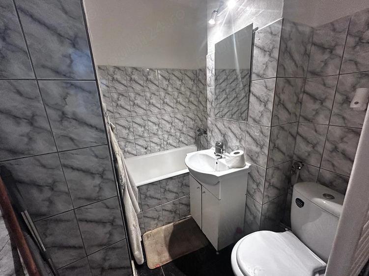 Garsonieră decomandată în Central