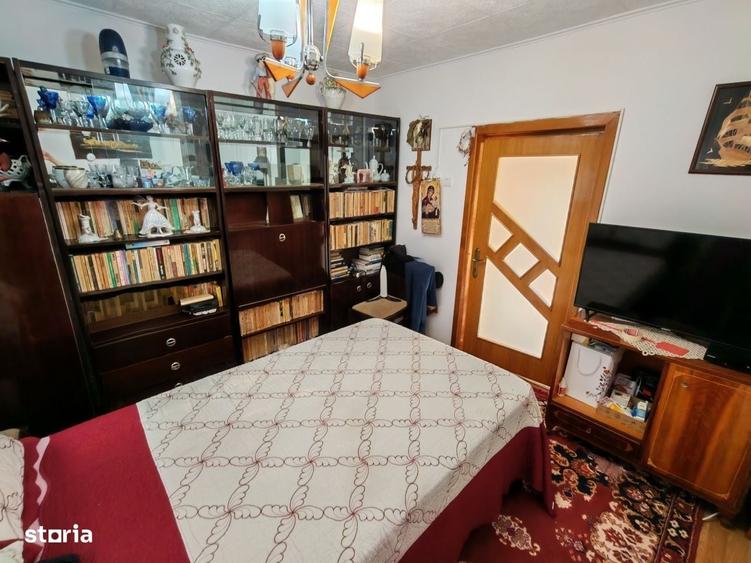 Casă cu 3 camere decomandat cu Teren 1540 Mp în Central